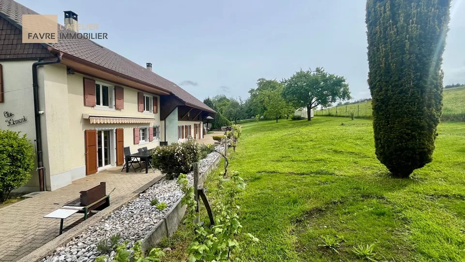 Autentica casa di villaggio con 5,5 stanze in un contesto verde di 1884 m2 – foto 12 di 13
