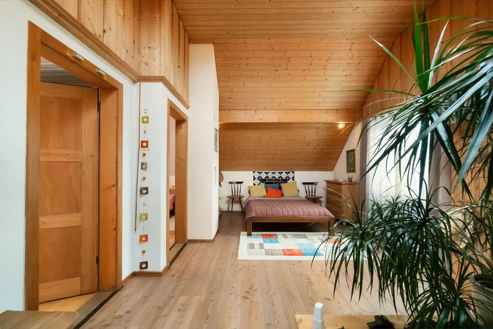Freistehendes Einfamilienhaus mit gepflegtem Garten und Entwicklung... – Foto 16 von 22