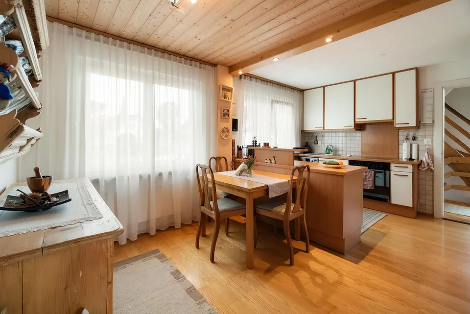 Freistehendes Einfamilienhaus mit gepflegtem Garten und Entwicklung... – Foto 6 von 22
