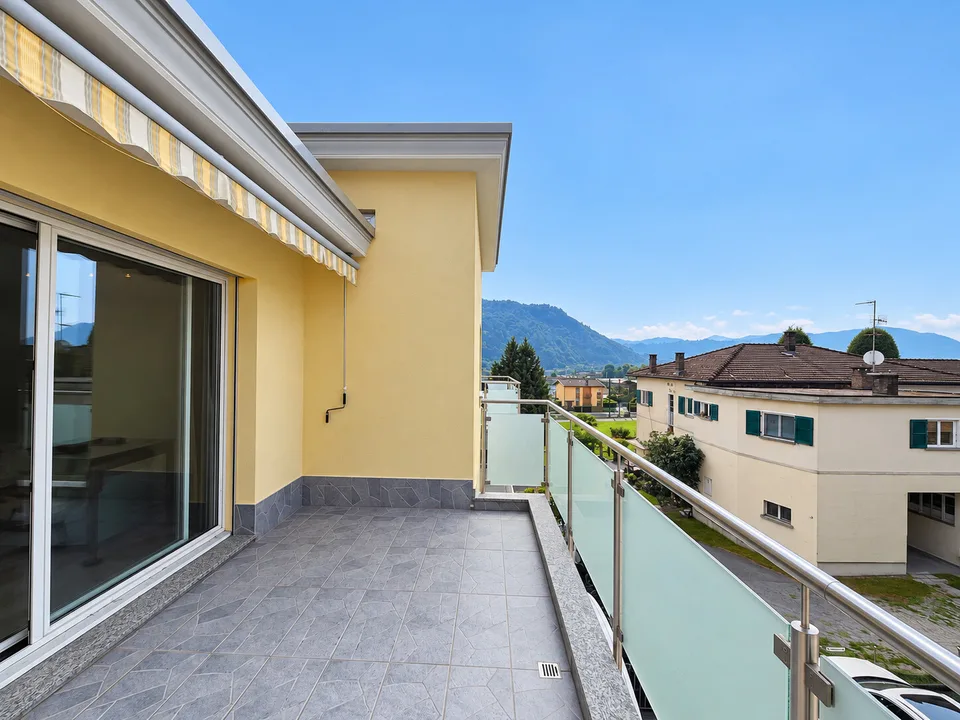 LUMINEUX APPARTMENT DE 3.5 PIÈCES AVEC TERRASSE À BIOGGIO – photo 2 sur 9