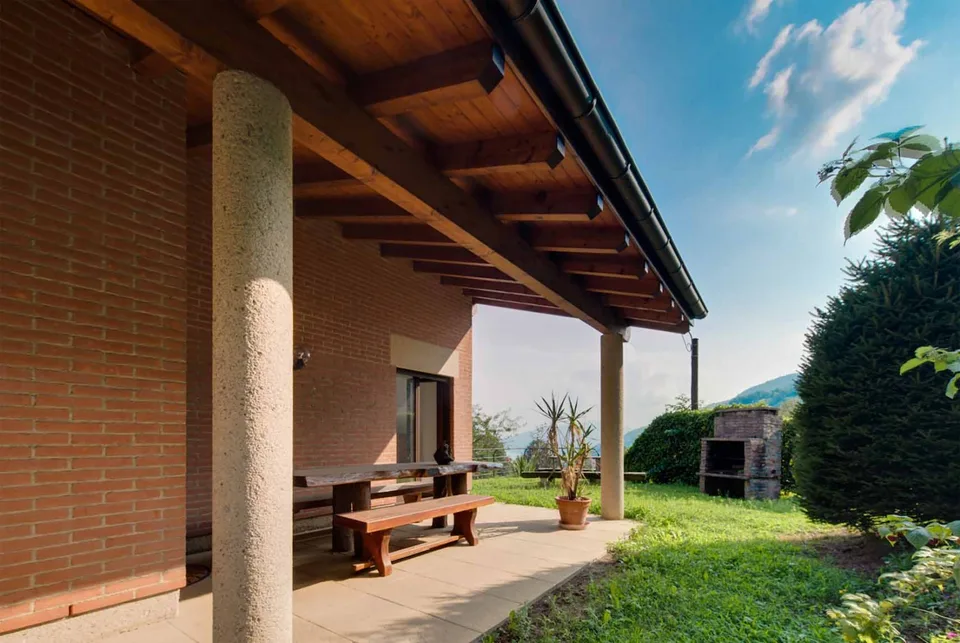 Belle villa de 6.5 pièces avec grand jardin à Bioggio – photo 2 sur 12