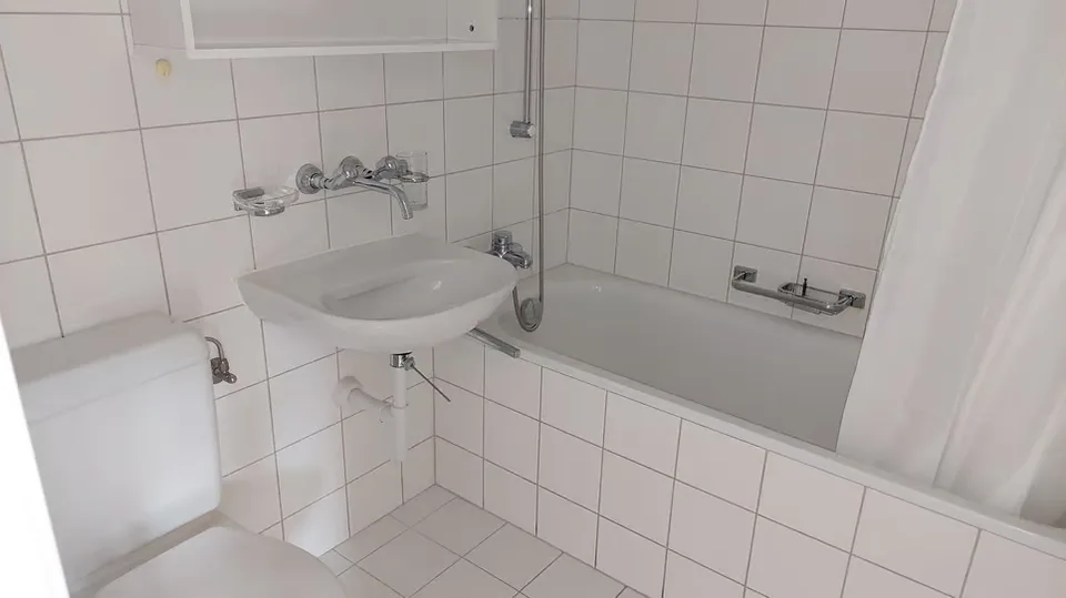 Modernes Studio mit neuer Küche – Foto 3 von 5