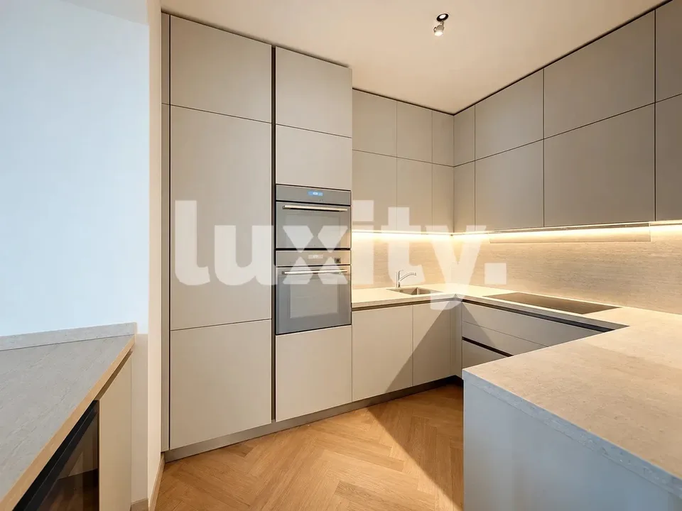 EXCEPTIONAL APARTMENT FACING THE JET D'EAU – photo 3 of 3