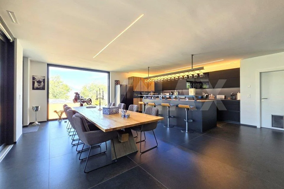 Moderne Villa mit exklusiver Ausstattung und Weitblick über das Rho... – Foto 4 von 13
