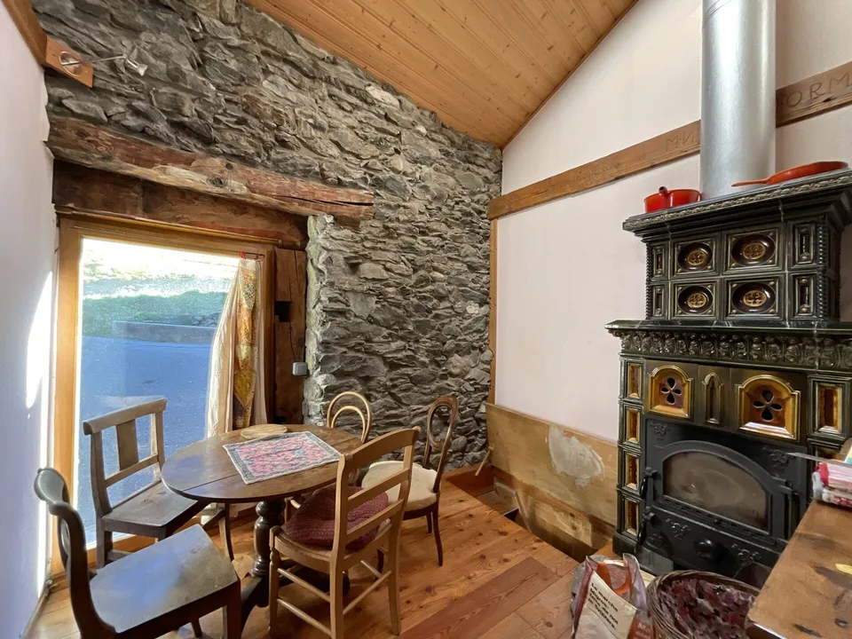 Maison à vendre au coeur du village de Bourg Saint Pierre – photo 5 sur 24