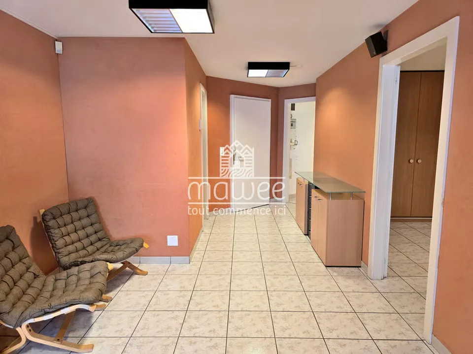 Office / commercial space of 75 m² in the center of Martigny – photo 4 of 13