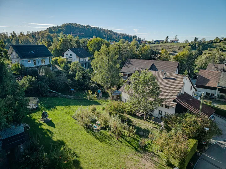 OPPORTUNITÀ VICINO A WINTERTHUR: CASA MULTIFAMILIARE CON RISERVA DI TERRENO SIGNIFICATIVA – foto 6 di 8