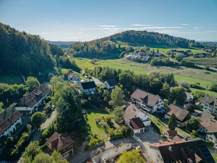 OPPORTUNITÀ VICINO A WINTERTHUR: CASA MULTIFAMILIARE CON RISERVA DI TERRENO SIGNIFICATIVA – foto 7 di 8
