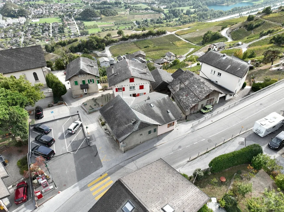 Fienile-stalla di carattere da reinventare a Flanthey – foto 9 di 9
