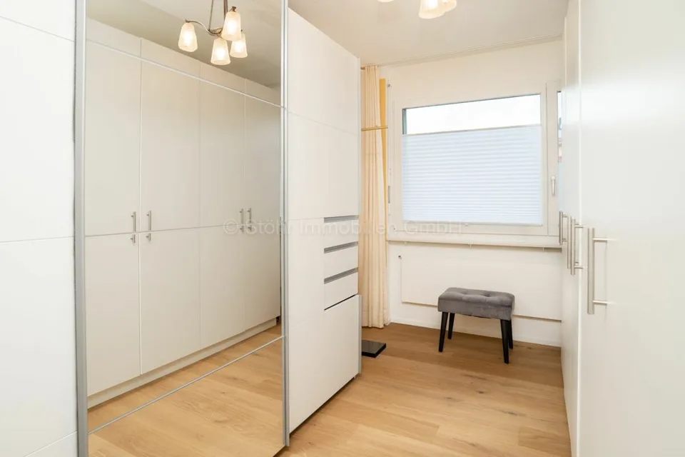 Appartamento elegante di 4,5 locali con 145 m² di superficie abitabile e ristrutturazione completa di alta qualità – foto 12 di 13