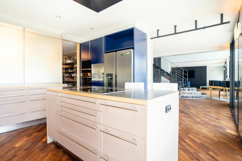 Villa élégante de 10 pièces avec une architecture exceptionnelle – photo 7 sur 13