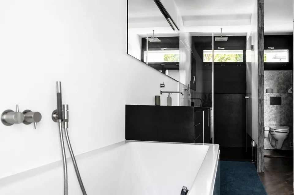 Villa élégante de 10 pièces avec une architecture exceptionnelle – photo 12 sur 13