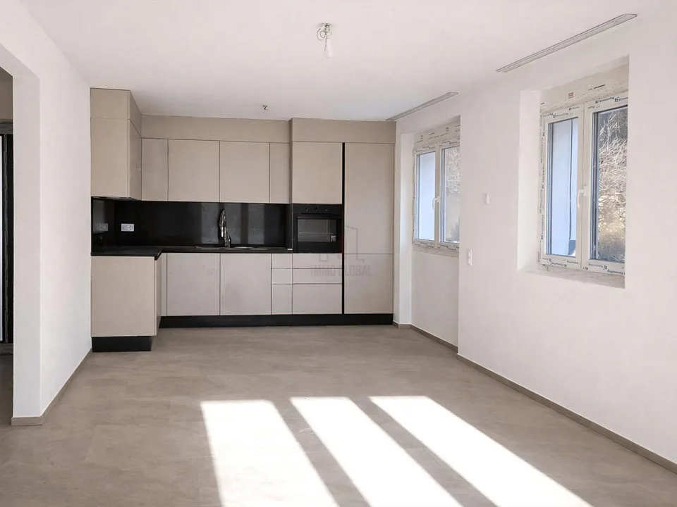 WOHNEN UND INVESTIEREN: ZWEIFAMILIENHAUS MIT ZWEI UNABHÄNGIGEN EINHEITEN – Foto 8 von 12