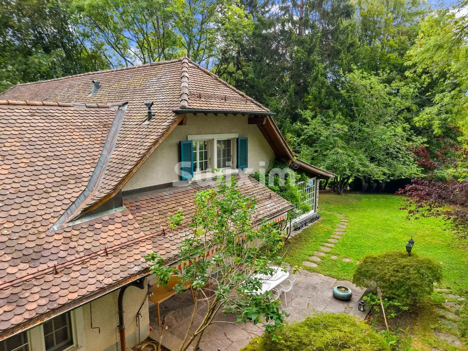 Elegant home full of charm in the heart of a wooded park – photo 10 of 10