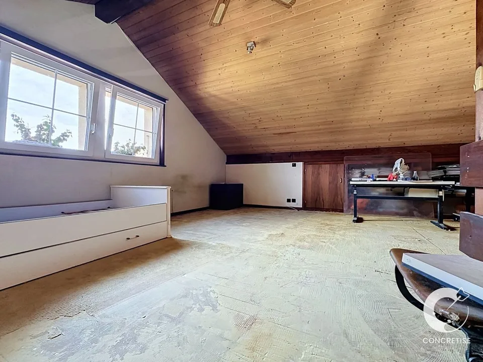 Grand appartement à rénover – photo 5 sur 12