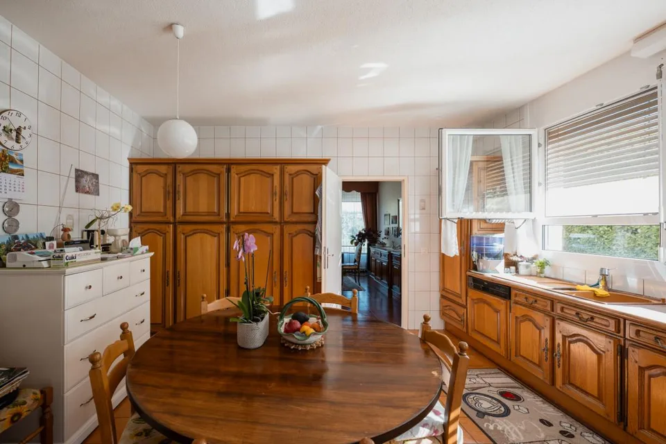 EXKLUSIVITÄT IMMO2Z: Einfamilienvilla mit 6,5 Zimmern und Wohnung... – Foto 4 von 14