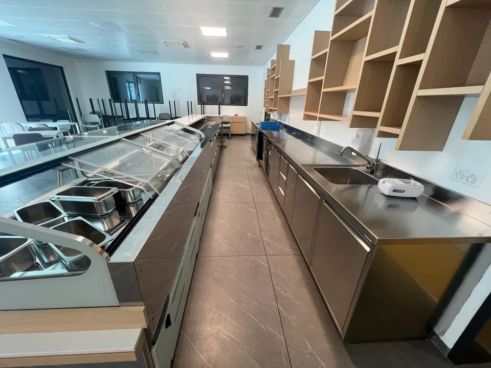 Opportunité Exclusive au Cœur de Maggia : Grande Terrasse, Cuisine à la Pointe de la Technologie & Studio Inclus ! – photo 4 sur 11