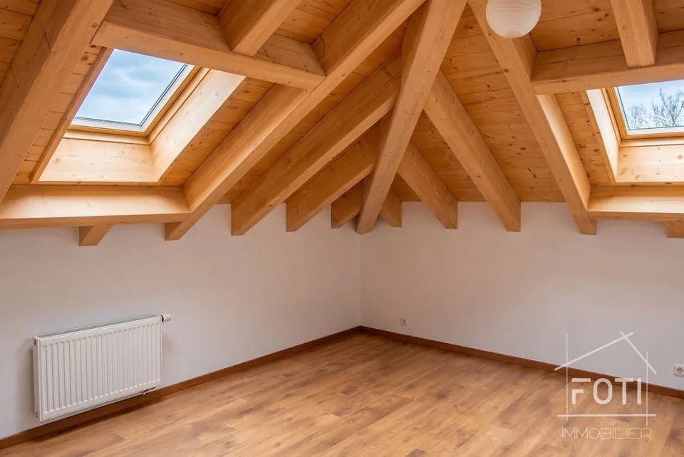 Edificio redditizio con 8 unità completamente affittate al 4,77% lordo + terreno con alto potenziale (1 milione) – foto 8 di 13