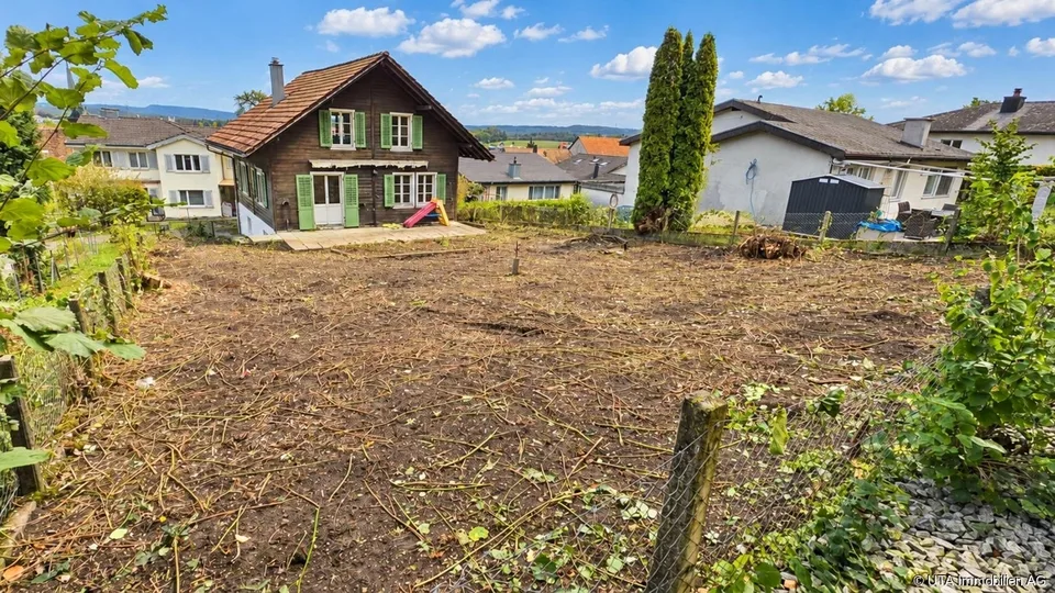 Einfamilienhaus inkl. Projektstudien für EFH und ZFH vorhanden – Foto 2 von 7