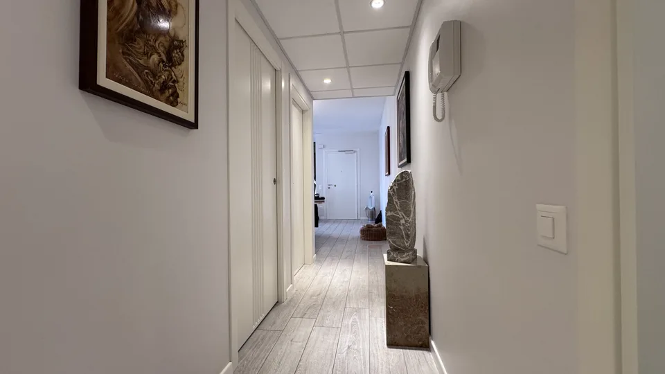 STUNNING AND SPACIOUS 3.5-ROOM APARTMENT IN CENTRAL LUGANO – photo 9 of 9