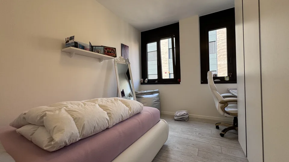 STUNNING AND SPACIOUS 3.5-ROOM APARTMENT IN CENTRAL LUGANO – photo 4 of 9