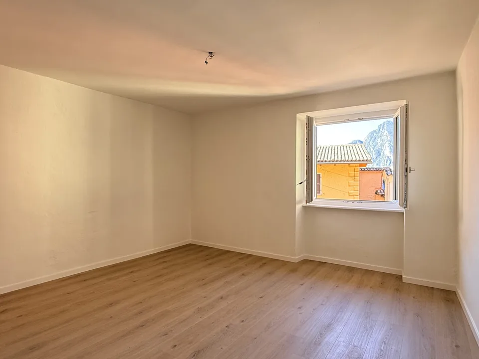 Charmanter Wohnsitz mit Garten und Garage im Kern von Pugerna – Foto 12 von 13