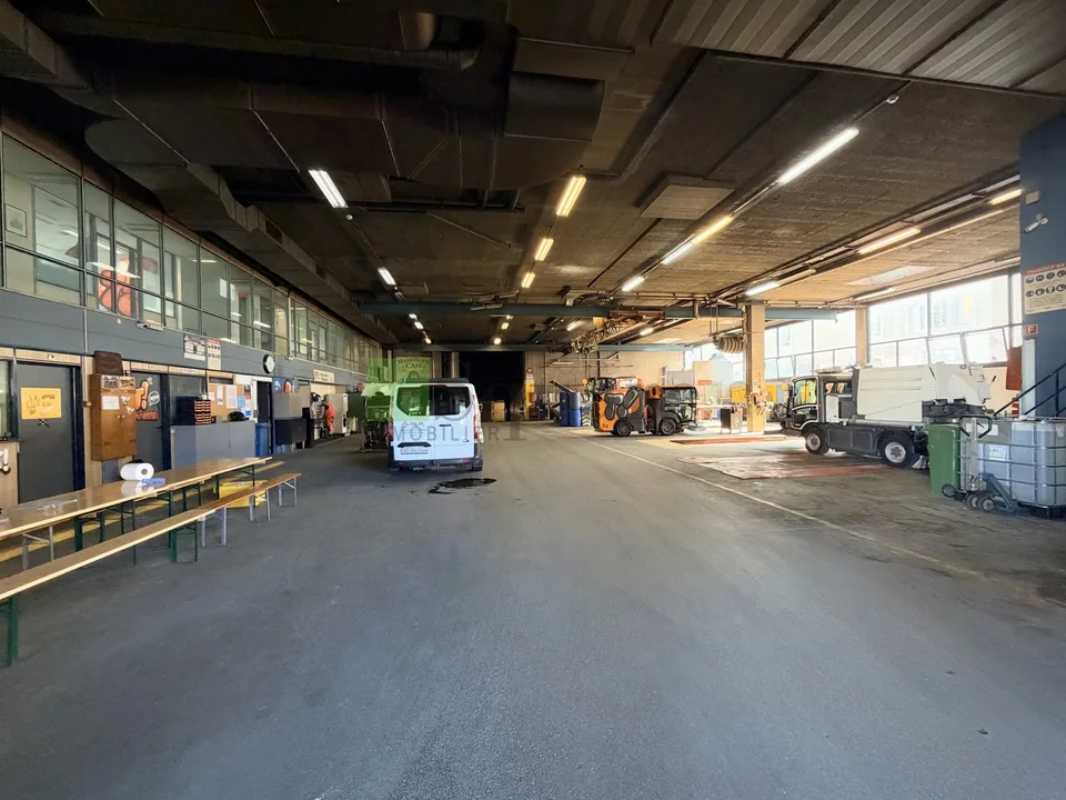 Residential & commercial building – photo 7 of 9
