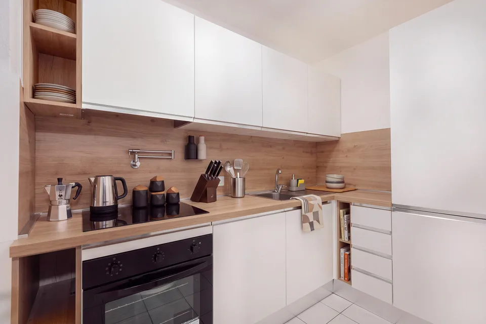 ZU VERMIETEN GERÄUMIGE 2.5 ZIMMER MÖBLIERT MIT BALKON IN CANOBBIO – Foto 3 von 6
