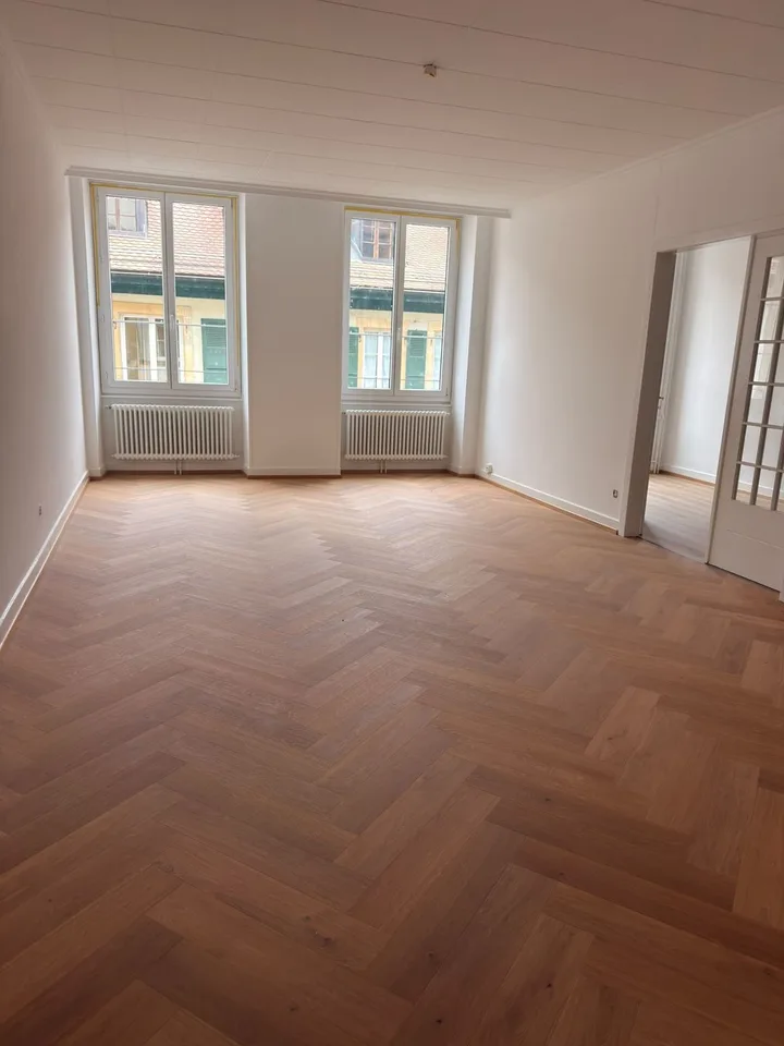 Spacieux appartement de 3.5 pièces au 2ème étage entièrement rénové – photo 3 sur 4