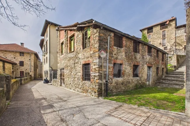 5 Zimmer Einfamilienhaus in Breno – Foto 2 von 14