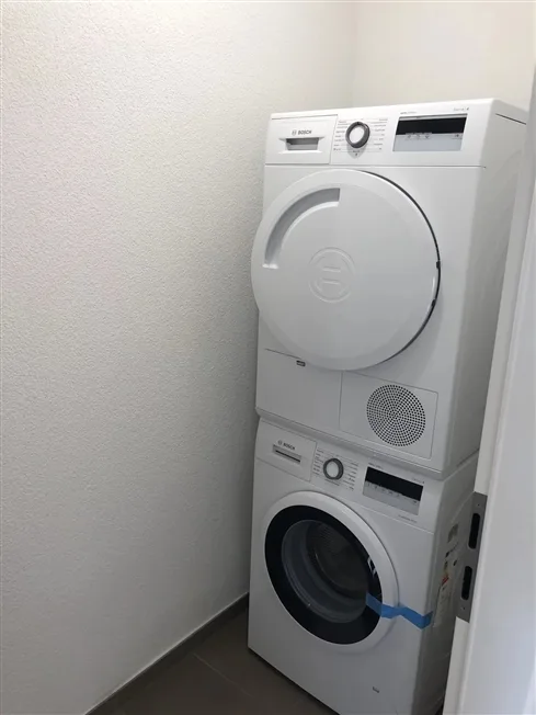 Bel appartement contemporain de 3.5 pièces avec balcon – photo 8 sur 11