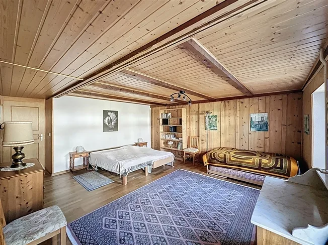 Maison mitoyenne rénovée avec bâtiment 6 studios revenus CHF 52'000.- – Foto 20 von 23