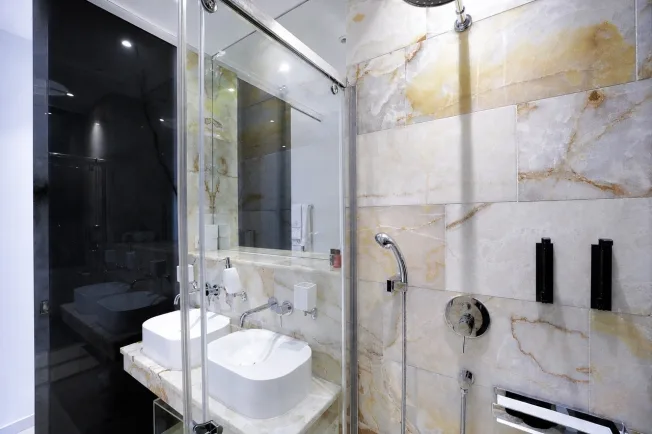 Studio Senior, Kitchenette - Serviced Apartment with Weekly Housekeeping Included – photo 17 of 32