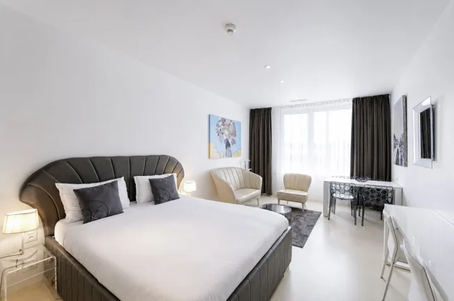 Studio Senior, Kitchenette - Serviced Apartment with Weekly Housekeeping Included – photo 14 of 32