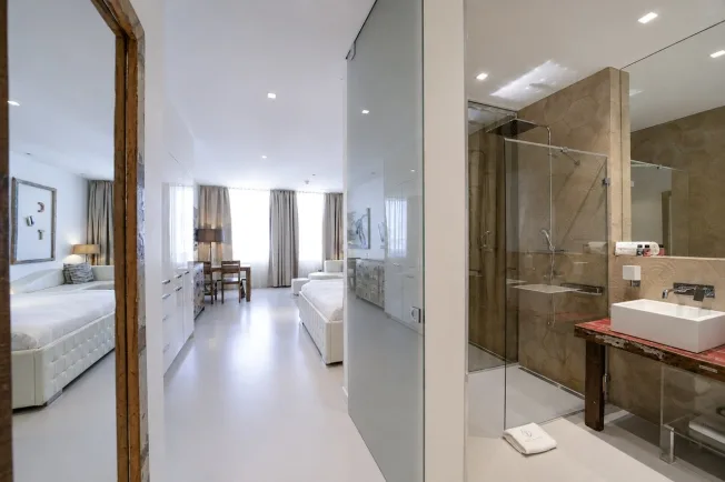 Studio Senior, Kitchenette - Serviced Apartment with Weekly Housekeeping Included – photo 27 of 32