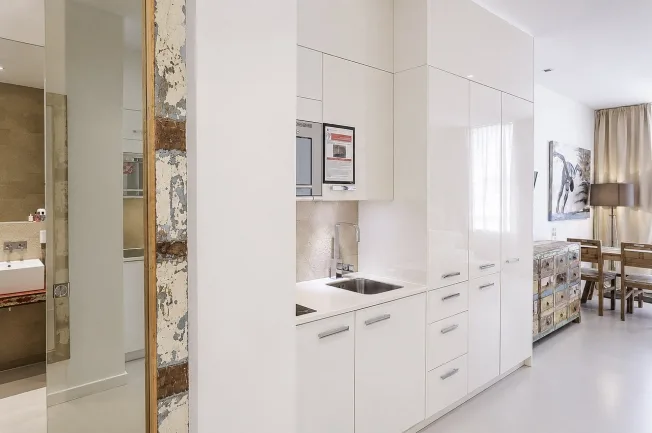 Studio Senior, Kitchenette - Serviced Apartment with Weekly Housekeeping Included – photo 31 of 32