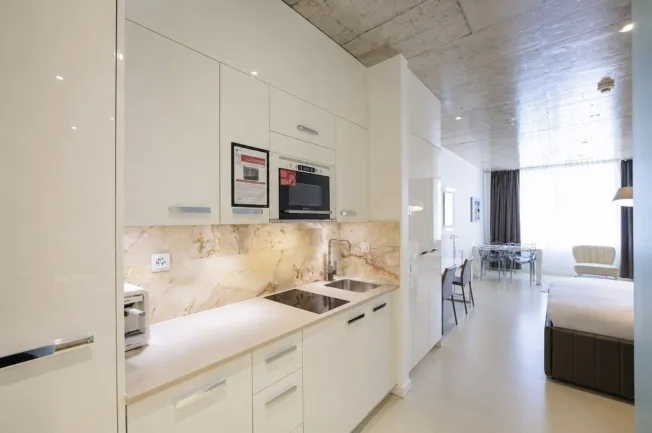 Studio Senior, Kitchenette - Serviced Apartment with Weekly Housekeeping Included – photo 21 of 32