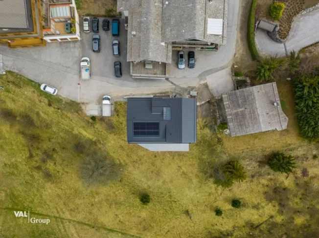 Architettura moderna e vista mozzafiato sulle Alpi vallesane