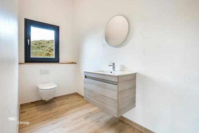 Architettura moderna e vista mozzafiato sulle Alpi vallesane