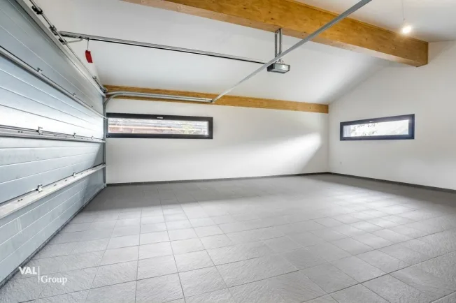 Architettura moderna e vista mozzafiato sulle Alpi vallesane