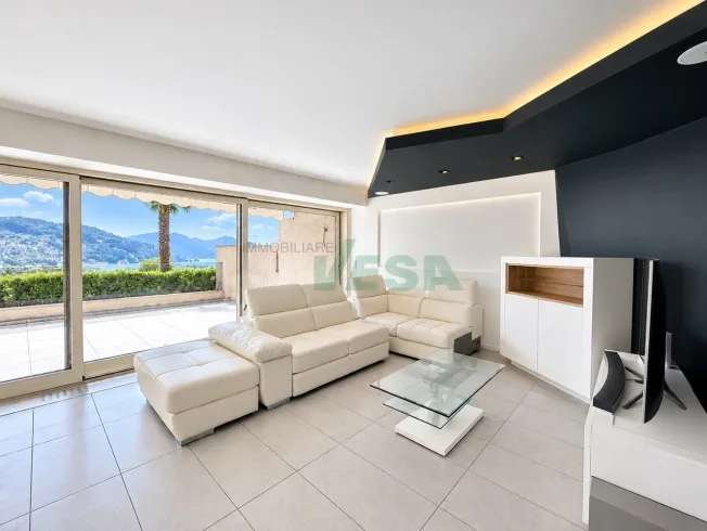 Moderno e luminoso appartamento 2 locali con splendida vista lago – photo 13 sur 21