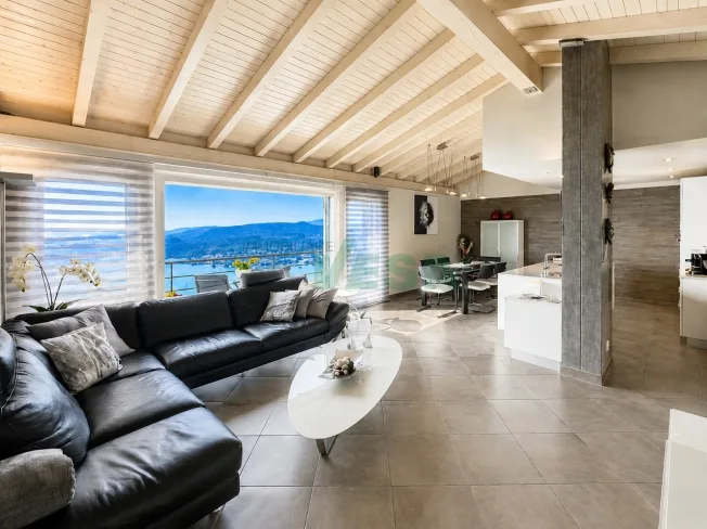 Moderna e luminosa villa mono-bifamiliare con splendida vista aperta – foto 17 di 21