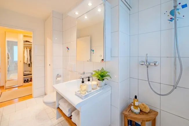 Traumhafte 5.5-Zimmer-Maisonettewohnung mit voll ausgebautem Hobbyraum – Foto 17 von 20