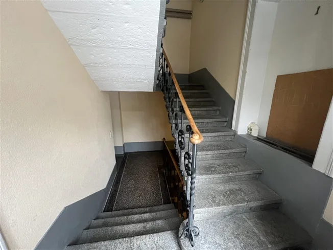 Affascinante appartamento 4.5 locali ristrutturato con garage – foto 15 di 18