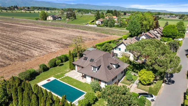 Magnifica villa di 6,5 locali a Commugny con piscina