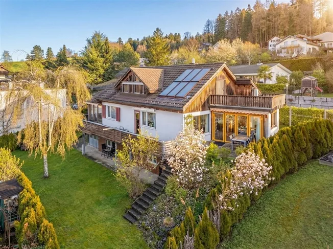 8.5 Zimmer Einfamilienhaus in Rumlikon – foto 2 di 16