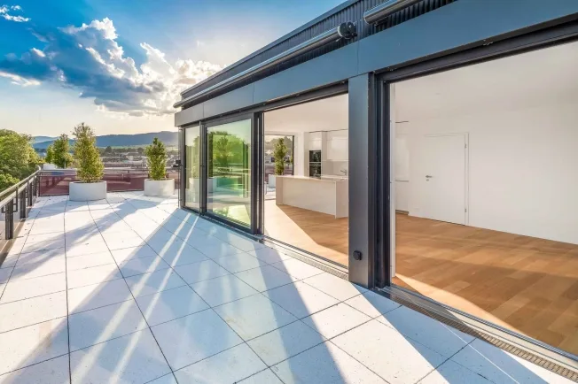 UNIQUE! Attique de 5.5 pièces de 180m2 bénéficiant d'un rooftop terrasse de 168m2 avec vue panoramique sur le lac et les Alpes – foto 21 di 27