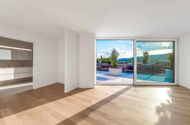UNIQUE! Attique de 5.5 pièces de 180m2 bénéficiant d'un rooftop terrasse de 168m2 avec vue panoramique sur le lac et les Alpes – foto 17 di 27