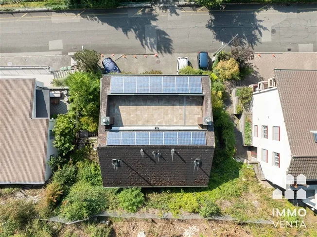 12 Zimmer Einfamilienhaus in Biel-Bienne – foto 2 di 11