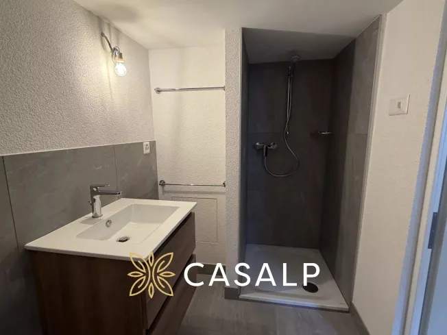 Atypical 4.5-room apartment in the heart of Montana-Village – photo 12 of 28